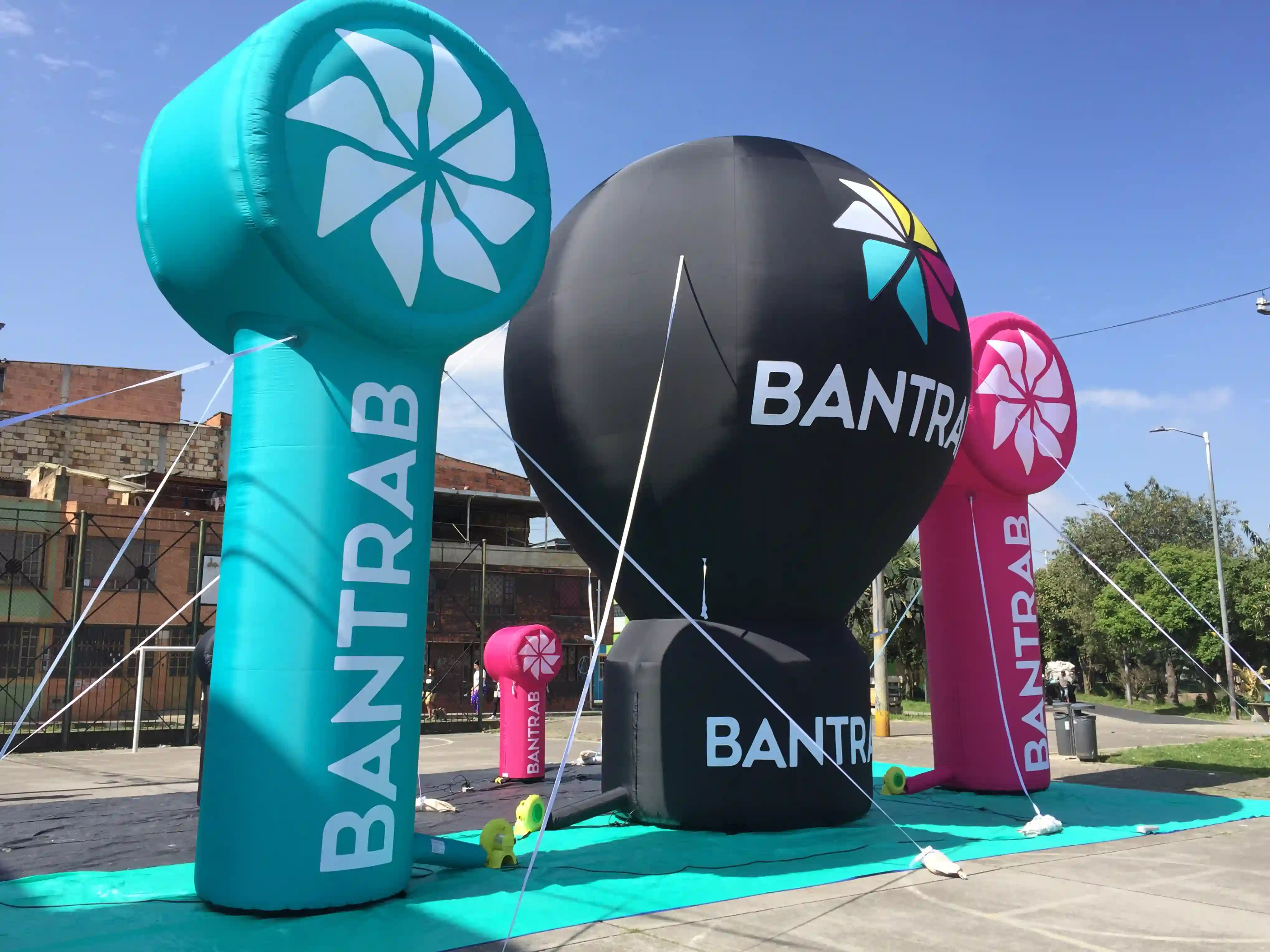 Inflables con diferentes formas y tamaños para BANTRAB
