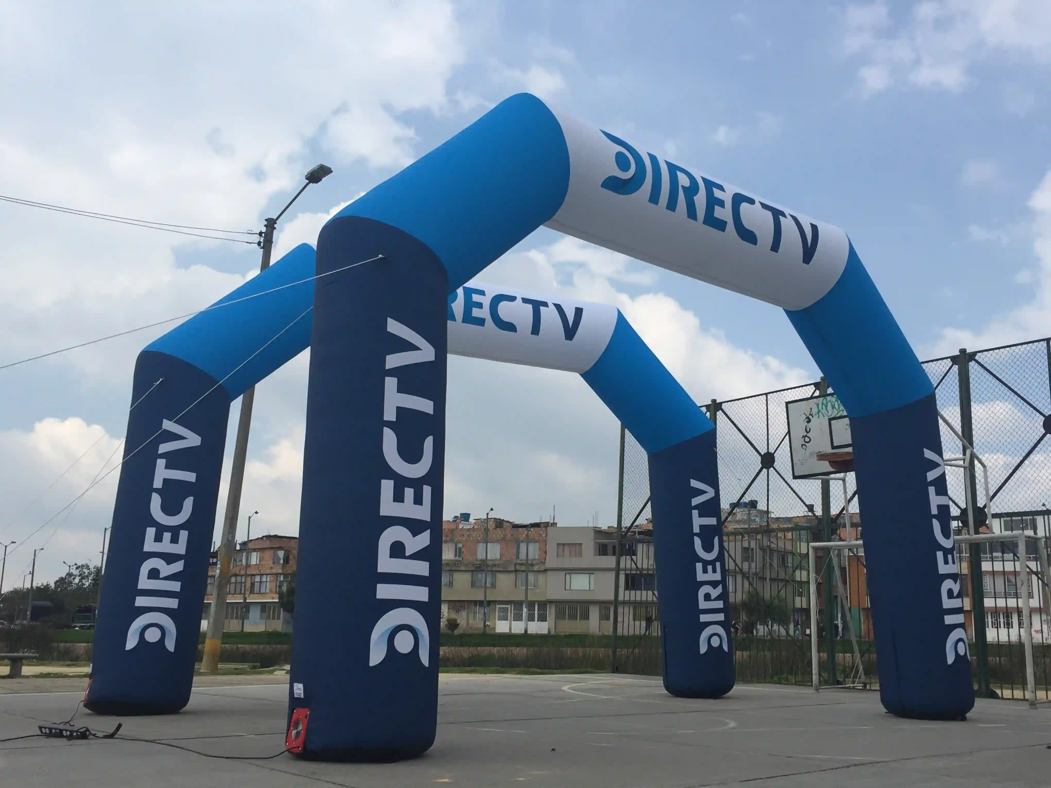 Arcos inflables publicitarios para DIRECTV