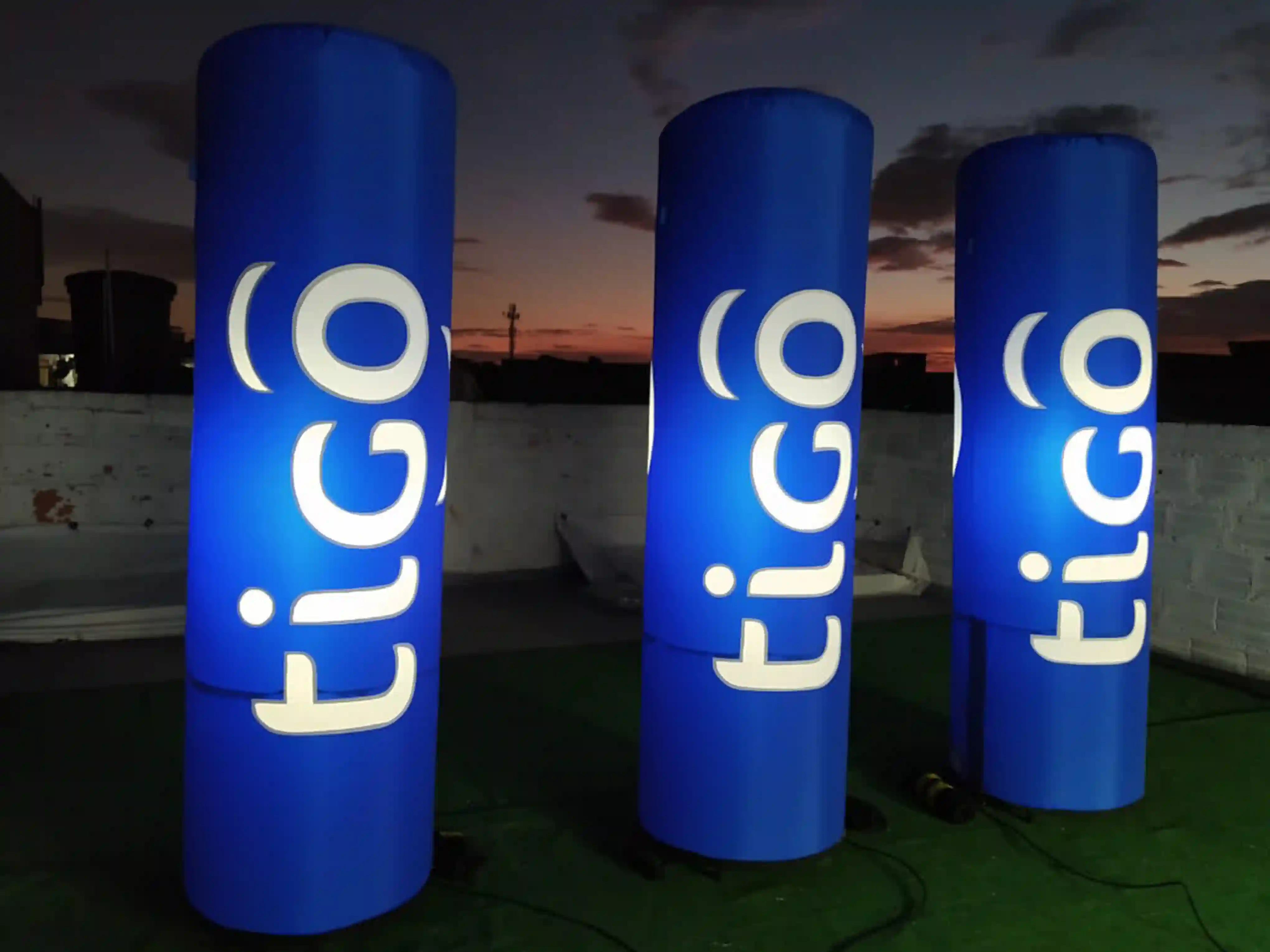 Cilindros Inflables publicitarios para Tigo