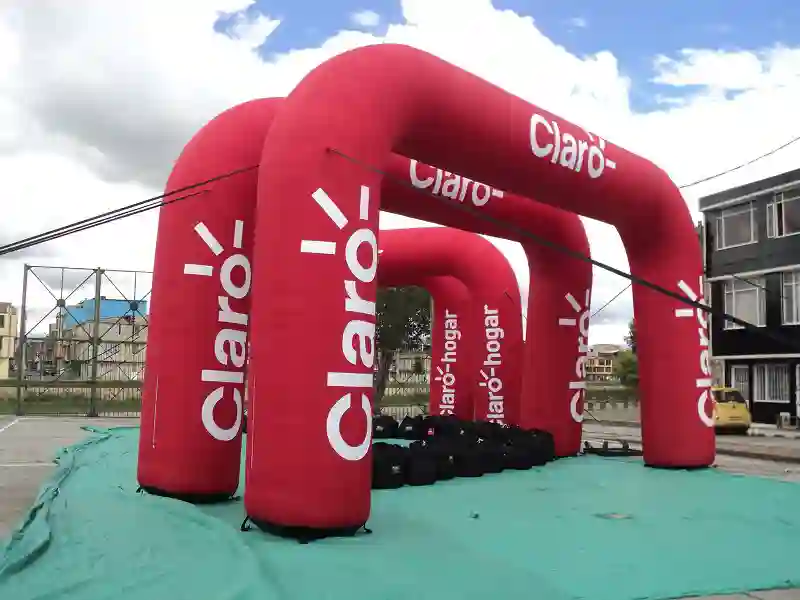 Arcos inflables publicitarios para Claro